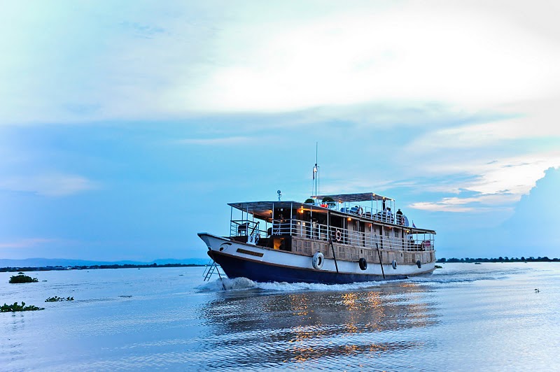 Cruise from Phnom Penh to Siem Reap